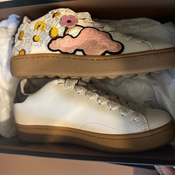 Authentic Coach Sneaker - Picture 1 of 4